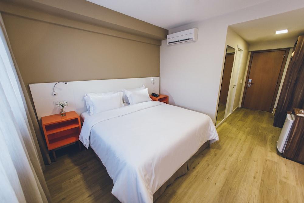 Intercity Curitiba Centro Civico Hotel Екстериор снимка